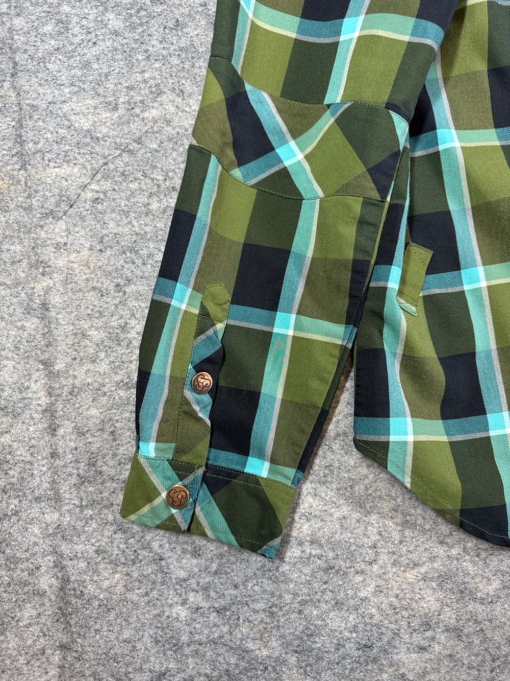 Sombrio Green Black Plaid Flannel Button Up Shirt Size XL Outdoor Casual Utility - Picture 11 of 14